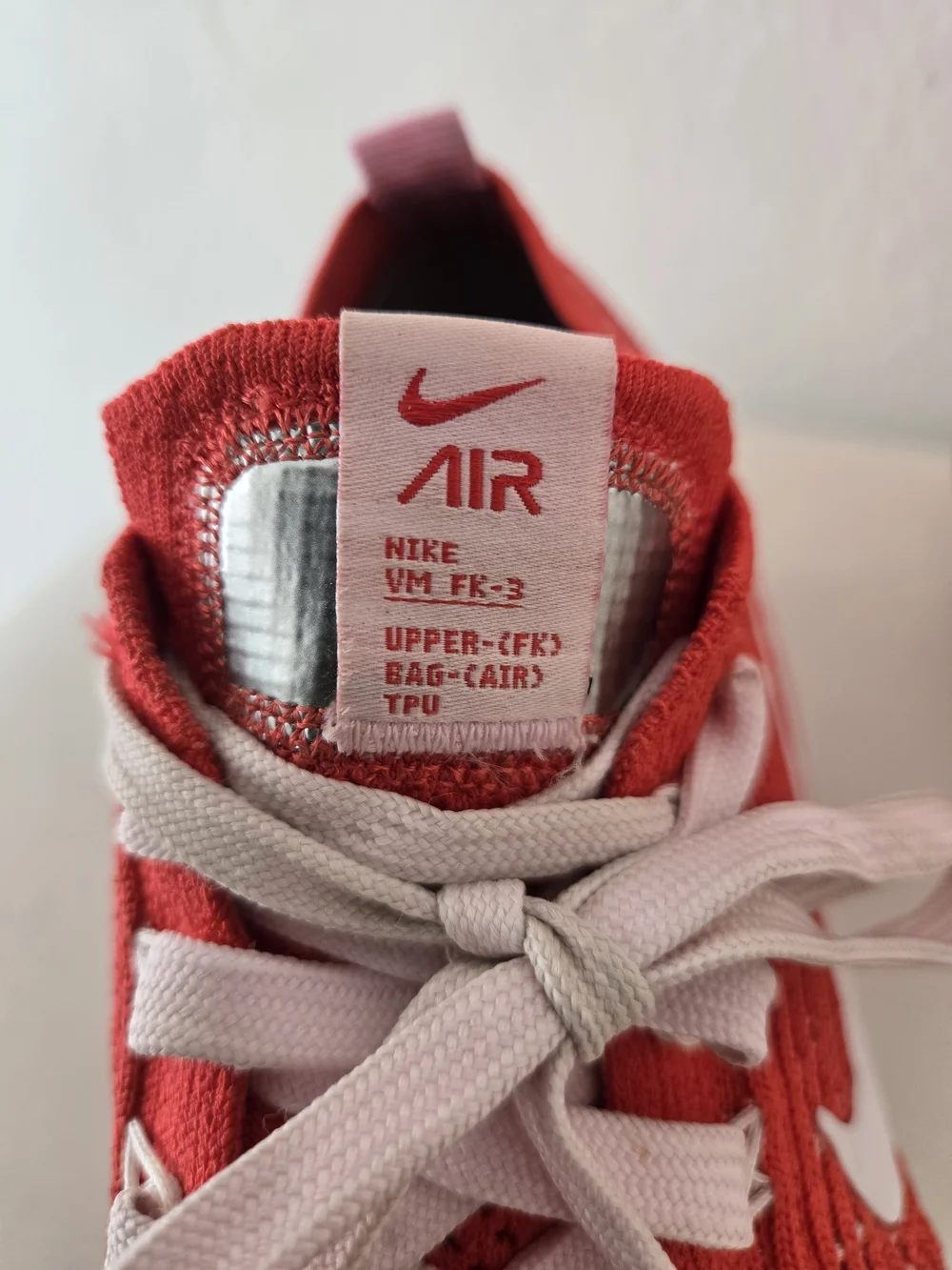 Nike Air VaporMax Flyknit 3 Track Red/Pink/White Low Top Sneakers  Sz 8/EUR 39
